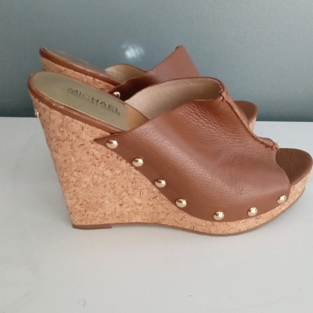 MICHAEL KORS Brown Leather Cork Wedge Mules Open Toe Studded Sandals Womens Size
